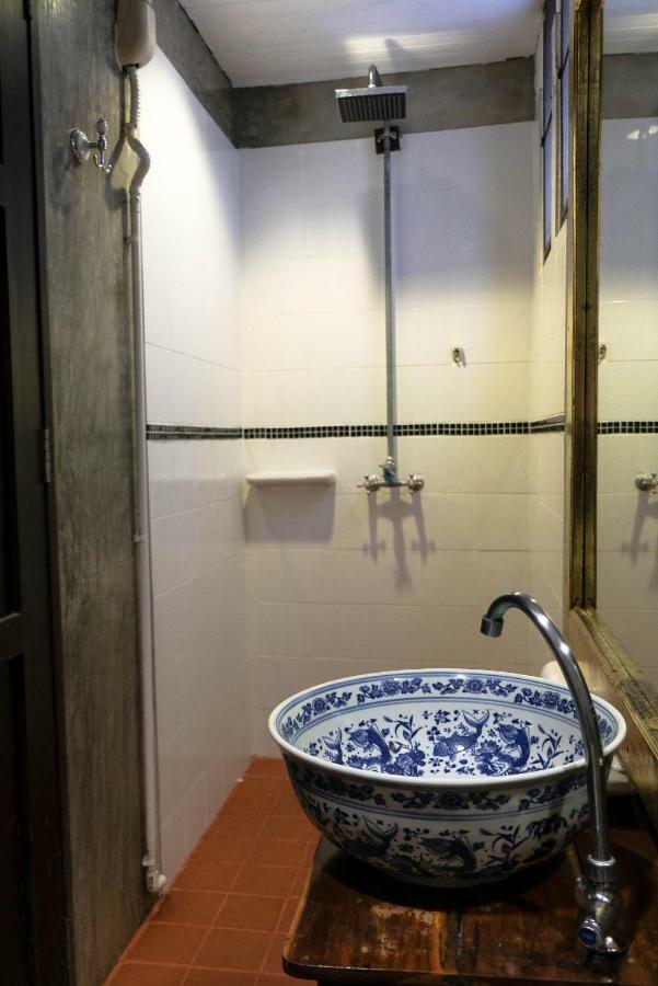 The Travellers Arms Hotell Chiang Mai Exteriör bild