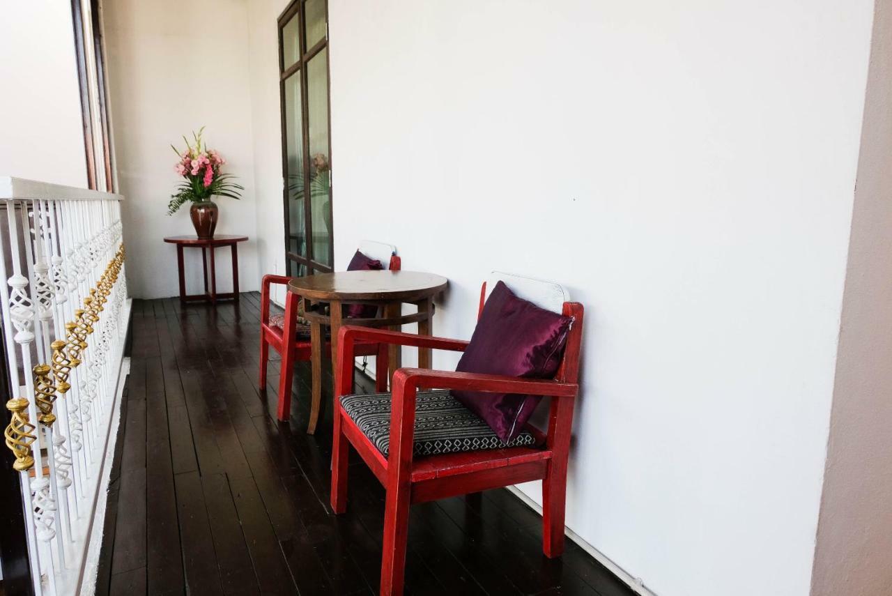 The Travellers Arms Hotell Chiang Mai Exteriör bild
