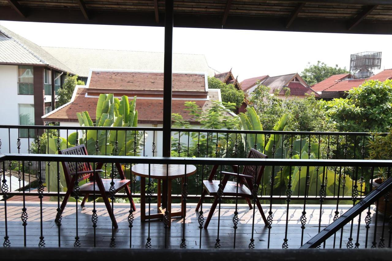 The Travellers Arms Hotell Chiang Mai Exteriör bild